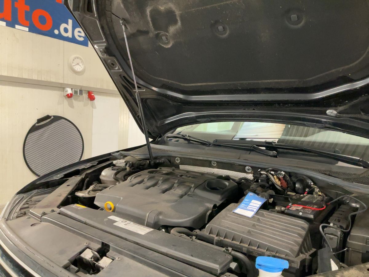 Volkswagen Passat 2019 — photo 57