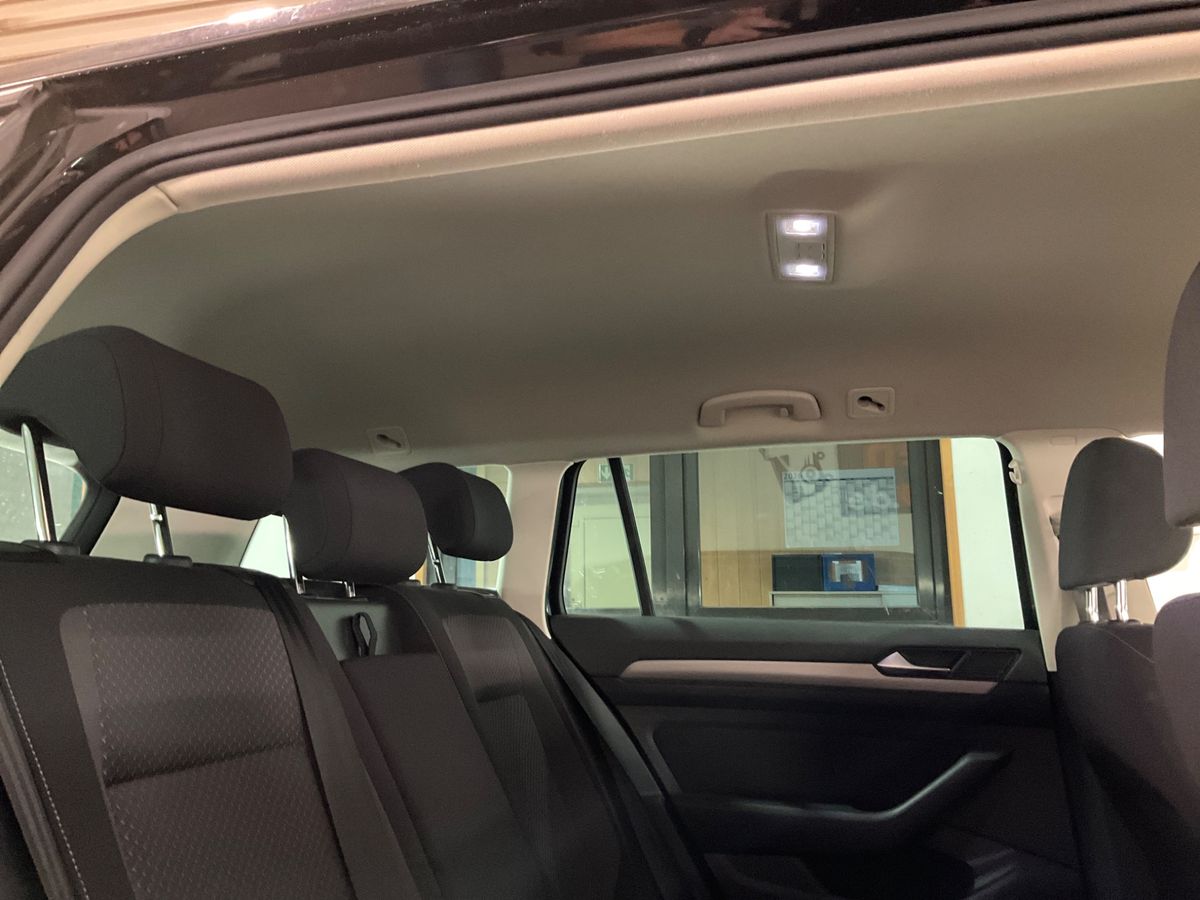 Volkswagen Passat 2019 — photo 39