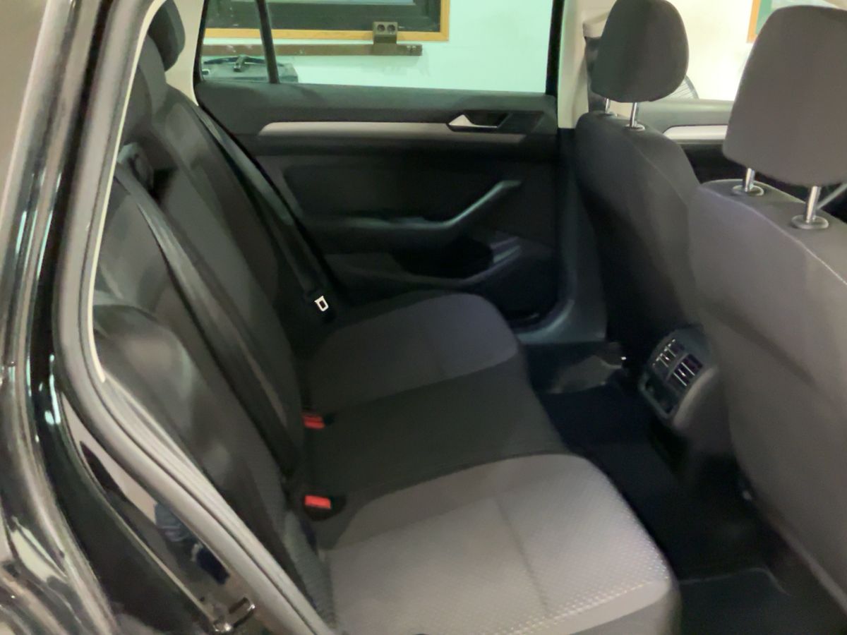 Volkswagen Passat 2019 — photo 20
