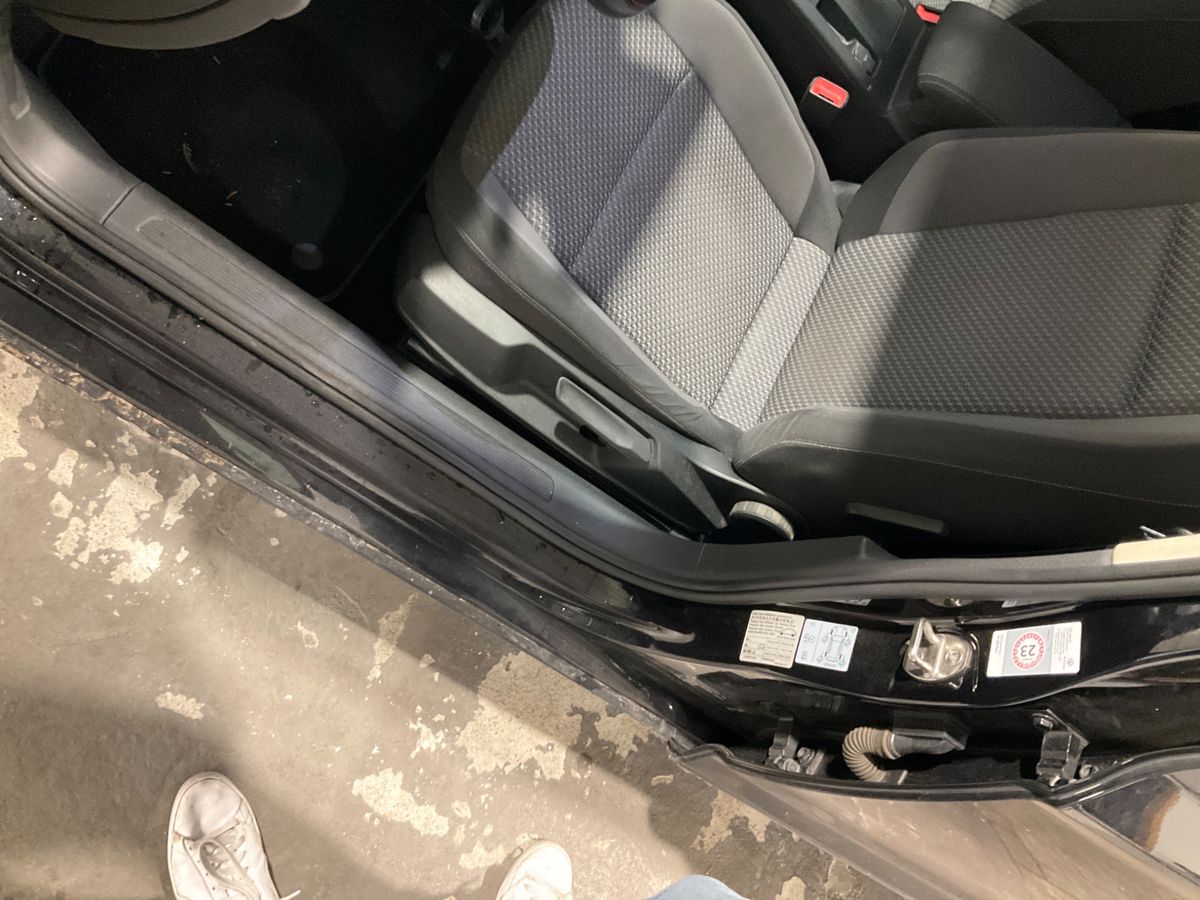 Volkswagen Passat 2019 — photo 41