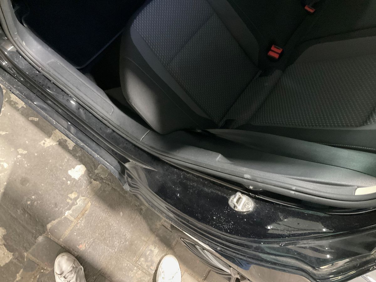 Volkswagen Passat 2019 — photo 32