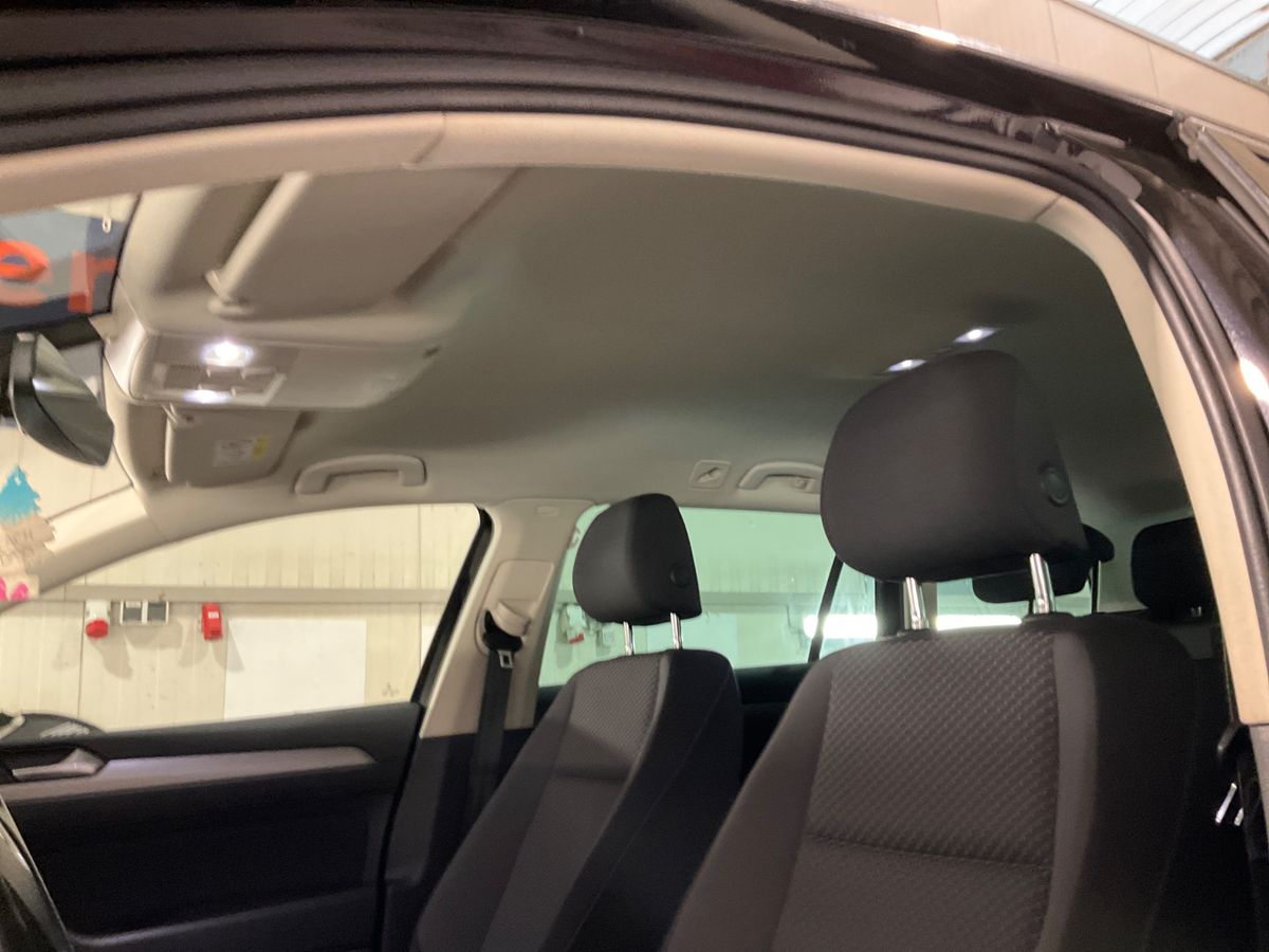 Volkswagen Passat 2019 — photo 44