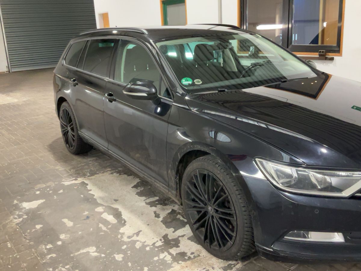 Volkswagen Passat 2019 — photo 13