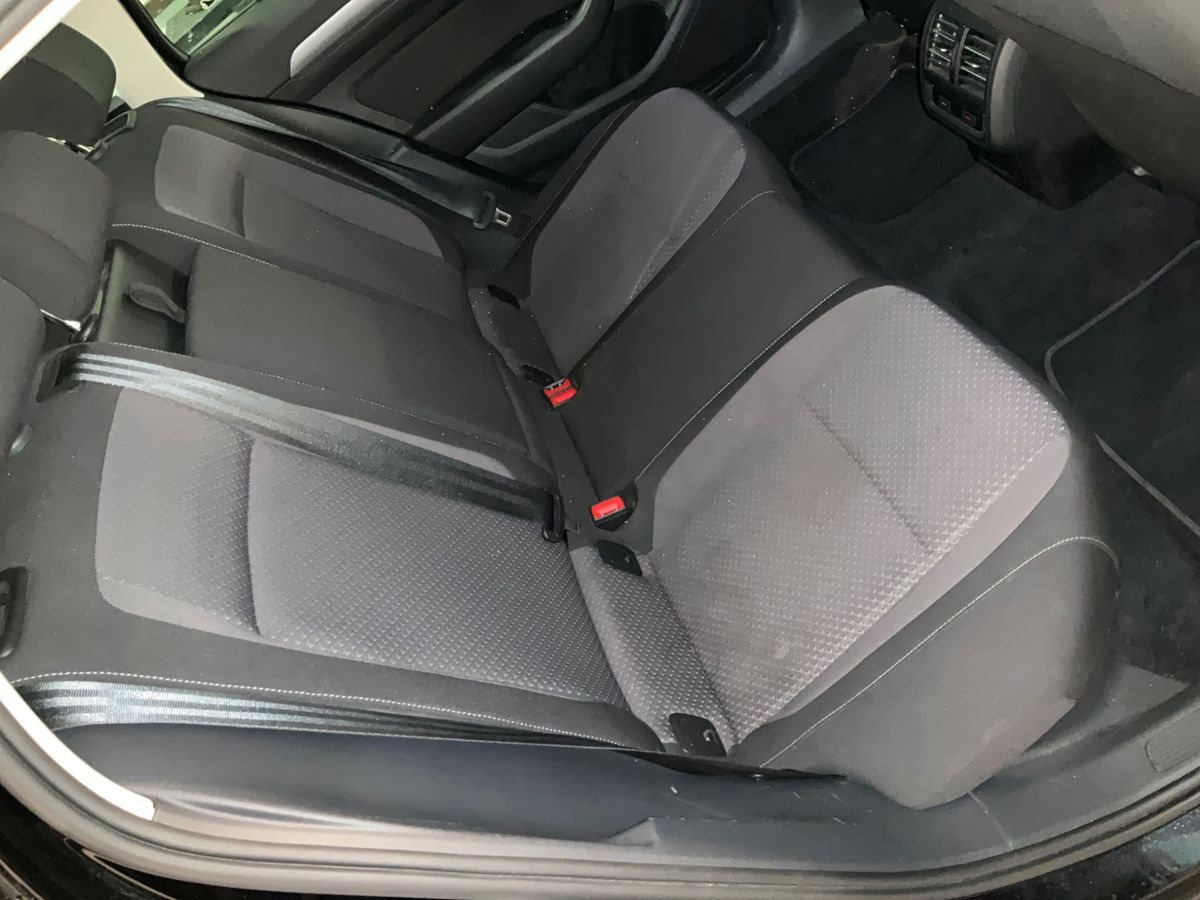 Volkswagen Passat 2019 — photo 38