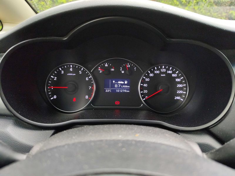 Kia Carens 1.6 GDI Concept — zdjęcie 12
