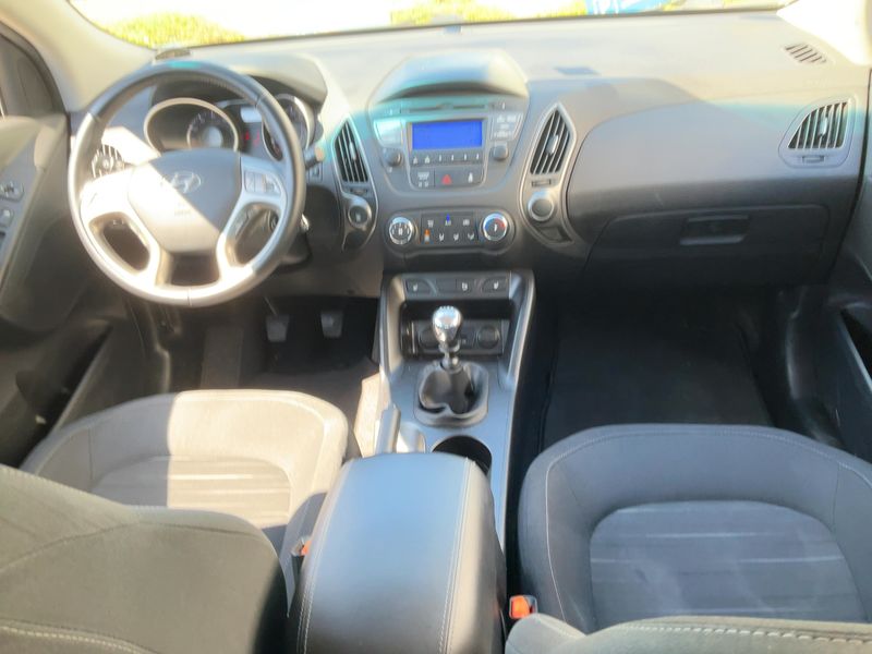 Hyundai Tucson 1.6 Classic blue 2WD 2015 – снимка 17