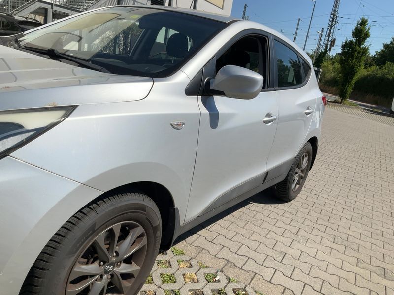 Hyundai Tucson 1.6 Classic blue 2WD 2015 – снимка 2