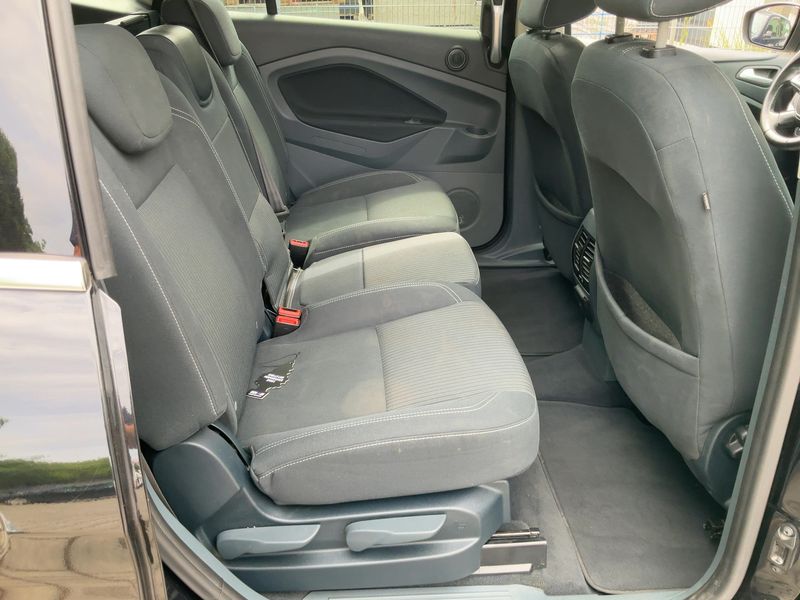 Ford Grand C-Max 2.0 TDCi Titanium — zdjęcie 14