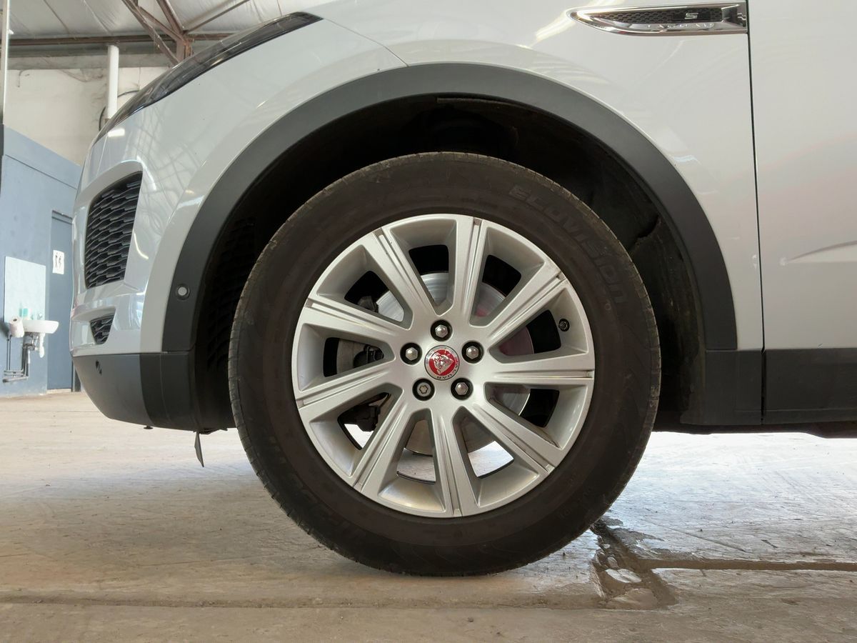 Jaguar E-Pace 2018 — photo 4