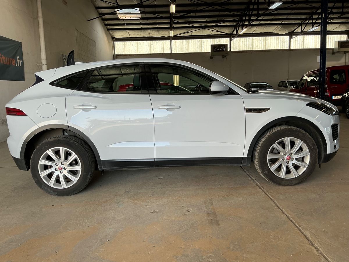 Jaguar E-Pace 2018 — photo 30