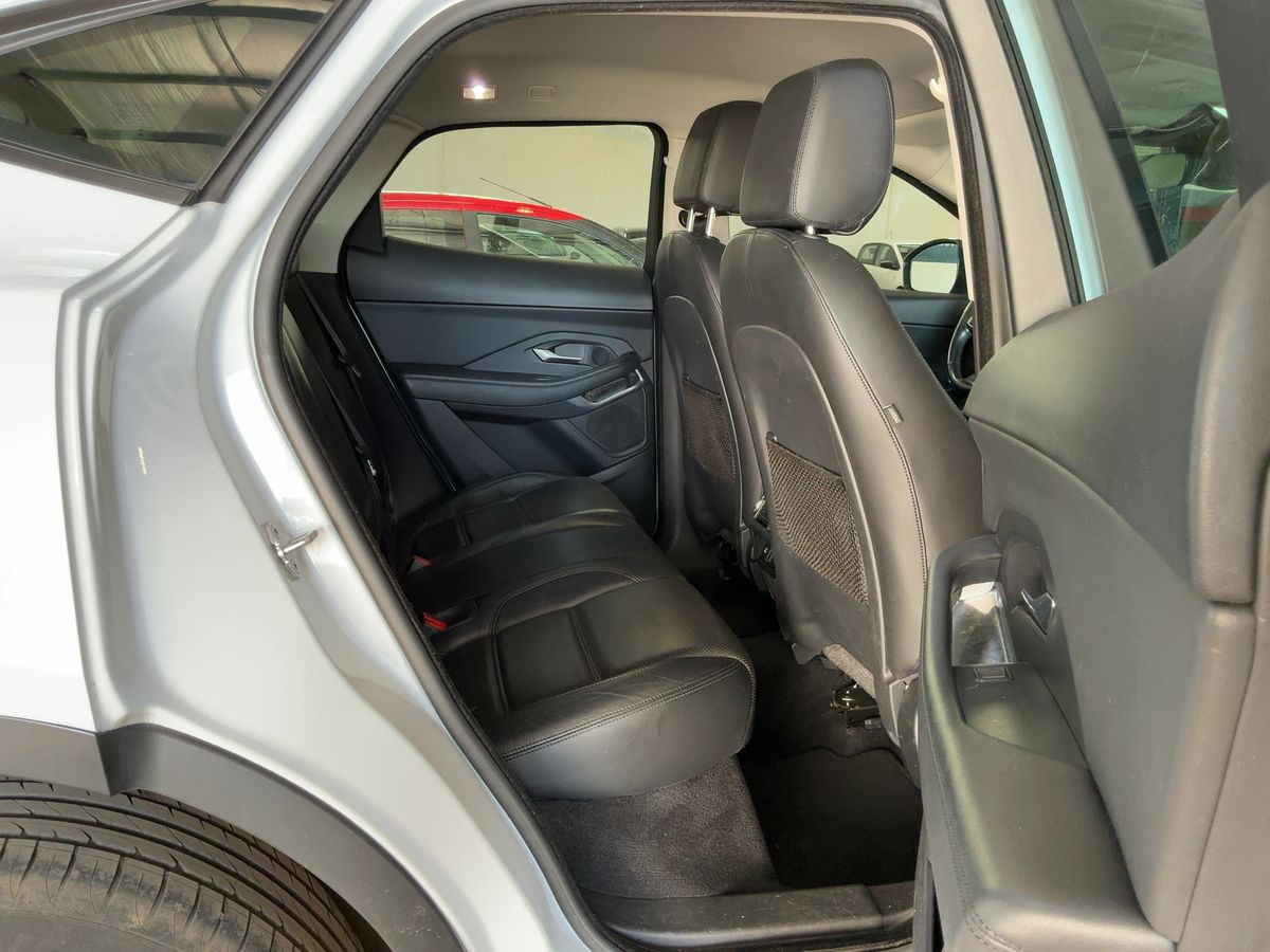 Jaguar E-Pace 2018 — photo 20