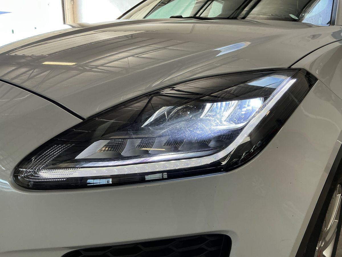Jaguar E-Pace 2018 — photo 29