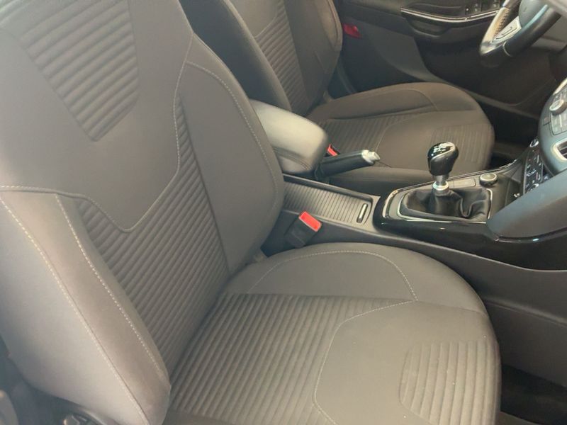 Ford Focus 1.0 EcoBoost Titanium 2015 – снимка 17