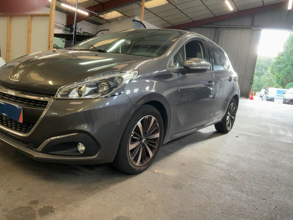 Peugeot 208 1.2 PureTech Tech Edition