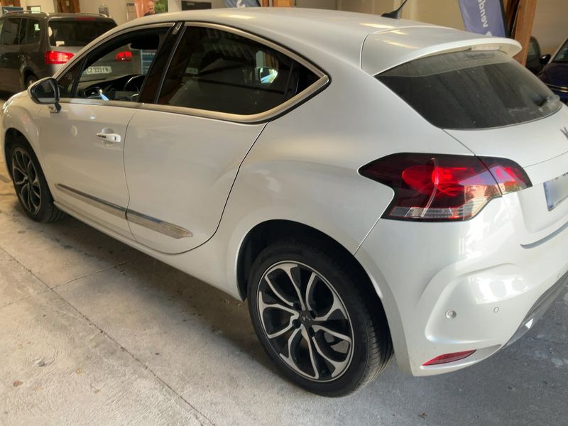 DS Automobiles DS4 1.2 PureTech SportChic — zdjęcie 3
