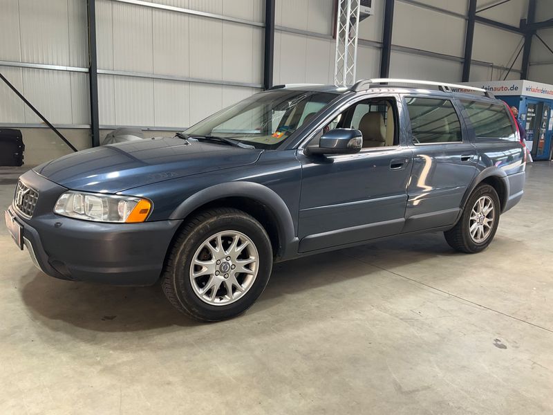 Volvo XC70 2.4 D5 Momentum AWD
