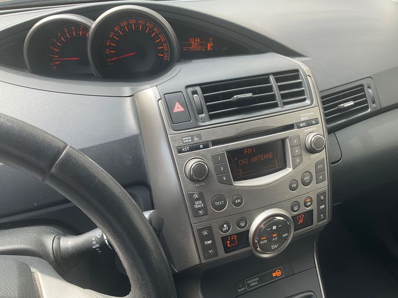 Toyota Verso 1.8 Executive — zdjęcie 13