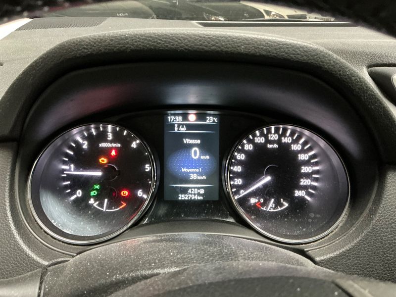 Nissan Qashqai 1.6 dCi Business — zdjęcie 13