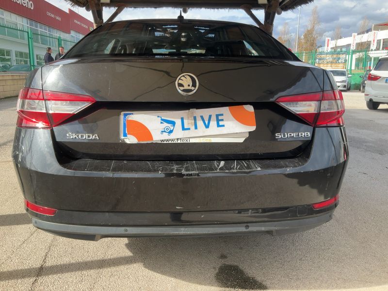 Skoda Superb 2.0 TDI Active — zdjęcie 5