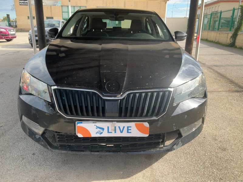 Skoda Superb 2.0 TDI Active — zdjęcie 9