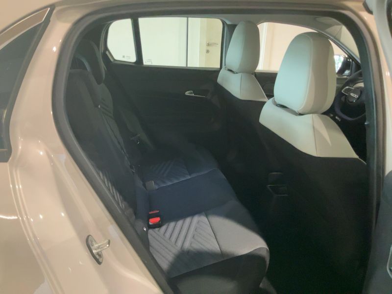 Fiat 600 1.2 Mild-Hybrid — zdjęcie 14
