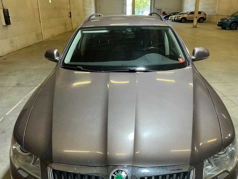 Skoda Superb 1.6 TDI Ambition 2011 – снимка 42