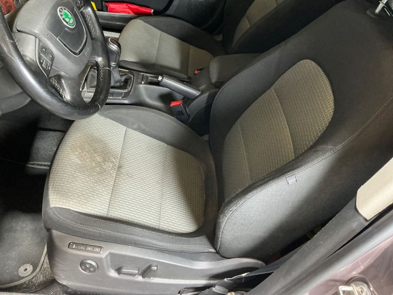 Skoda Superb 1.6 TDI Ambition 2011 – снимка 37
