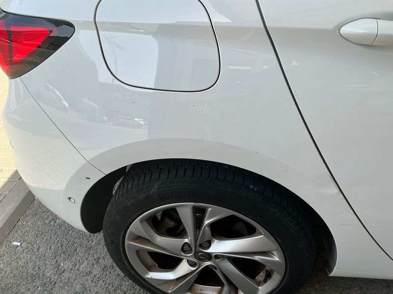 Opel Astra 1.6 CDTI DPF Dynamic 2017 – снимка 22