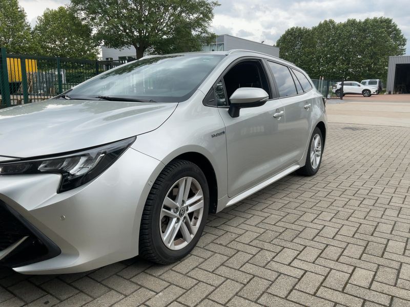 Toyota Corolla 1.8 Hybrid Team D — zdjęcie 2