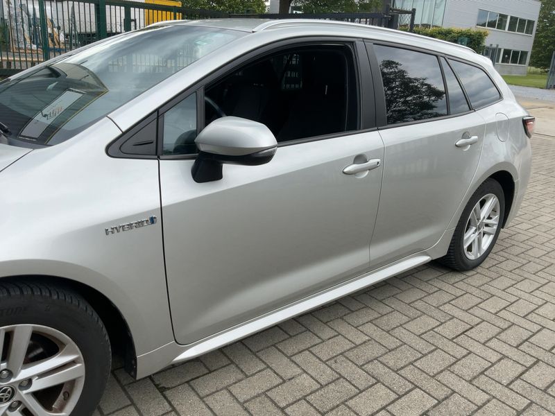 Toyota Corolla 1.8 Hybrid Team D — zdjęcie 4