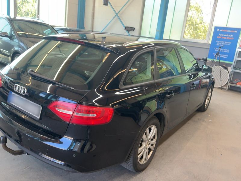 Audi A4 2.0 TDI quattro Attraction 2012 – снимка 8