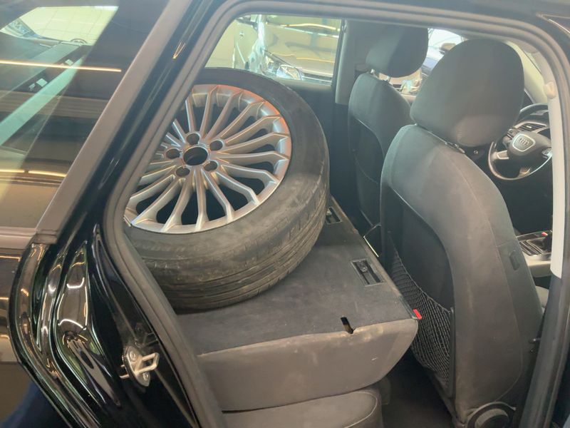 Audi A4 2.0 TDI quattro Attraction 2012 – снимка 20