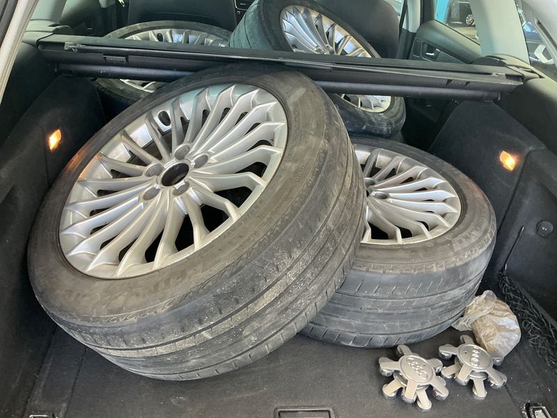 Audi A4 2.0 TDI quattro Attraction 2012 – снимка 15