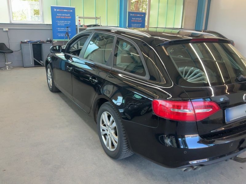 Audi A4 2.0 TDI quattro Attraction 2012 – снимка 6