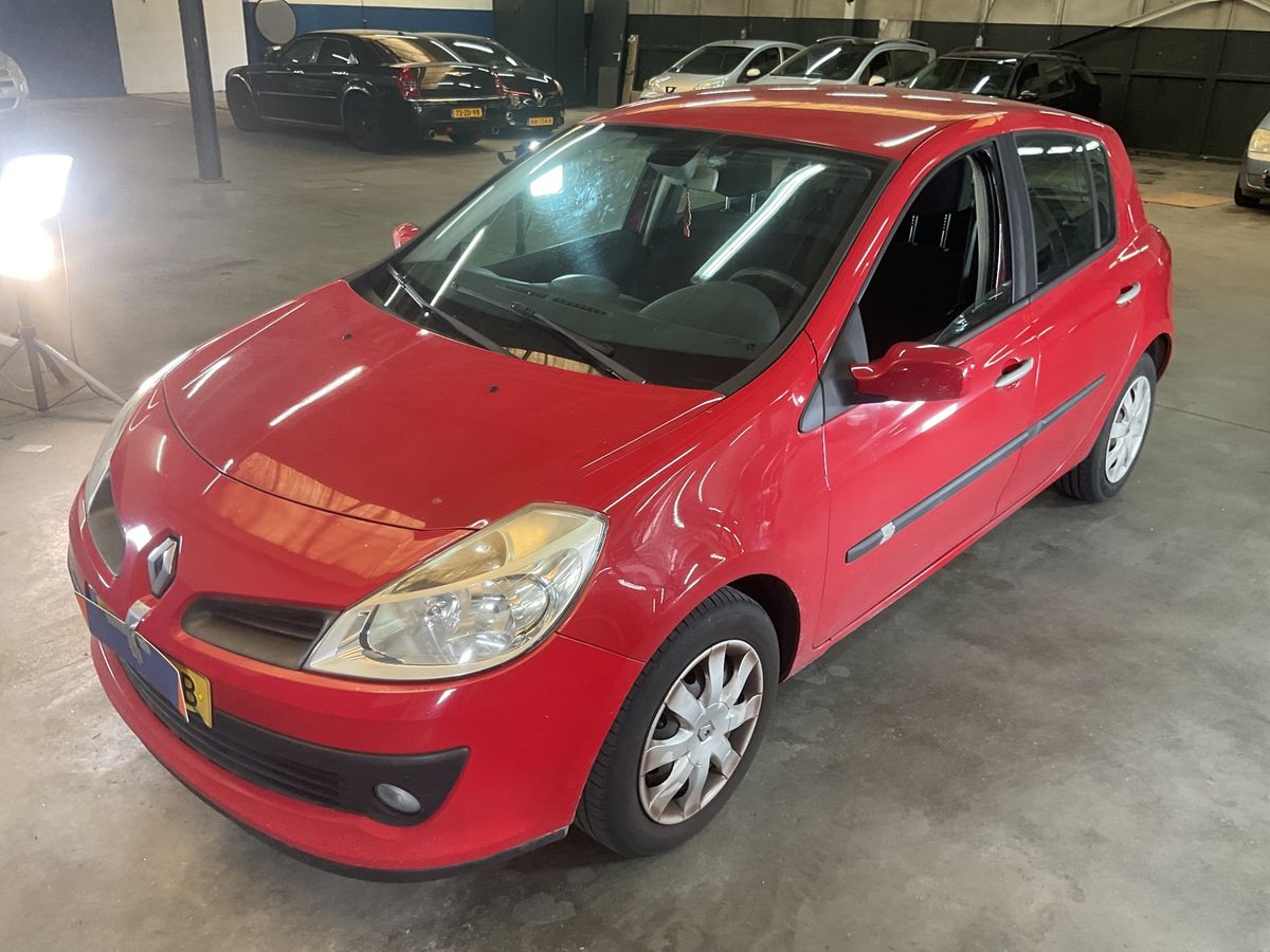 Renault Clio 2008 — photo 1