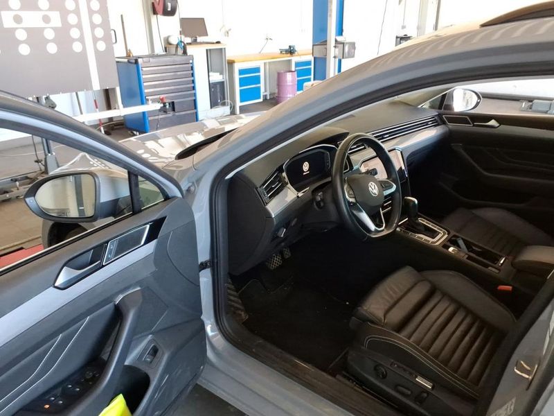 Volkswagen Passat 2.0 TDI Business — zdjęcie 8