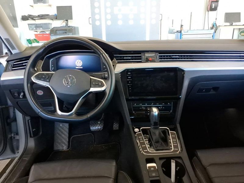 Volkswagen Passat 2.0 TDI Business — zdjęcie 9