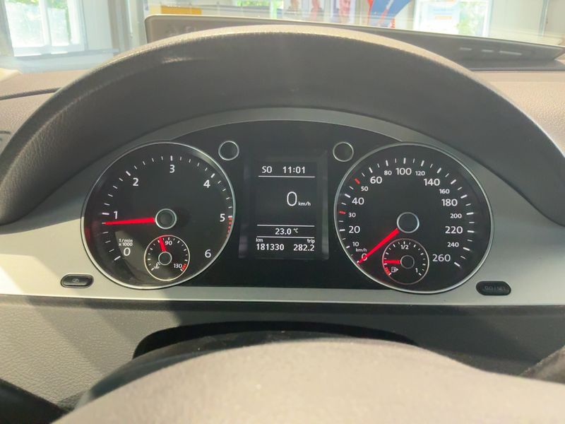 Volkswagen Passat 2.0 TDI Comfortline 2010 – снимка 19