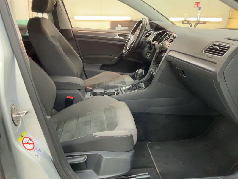 Volkswagen Golf VII 1.5 TGI Comfortline BlueMotion Tech — zdjęcie 11