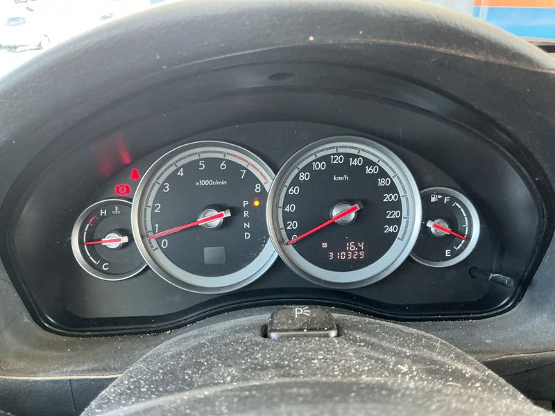 Subaru Legacy 2.5 — zdjęcie 4