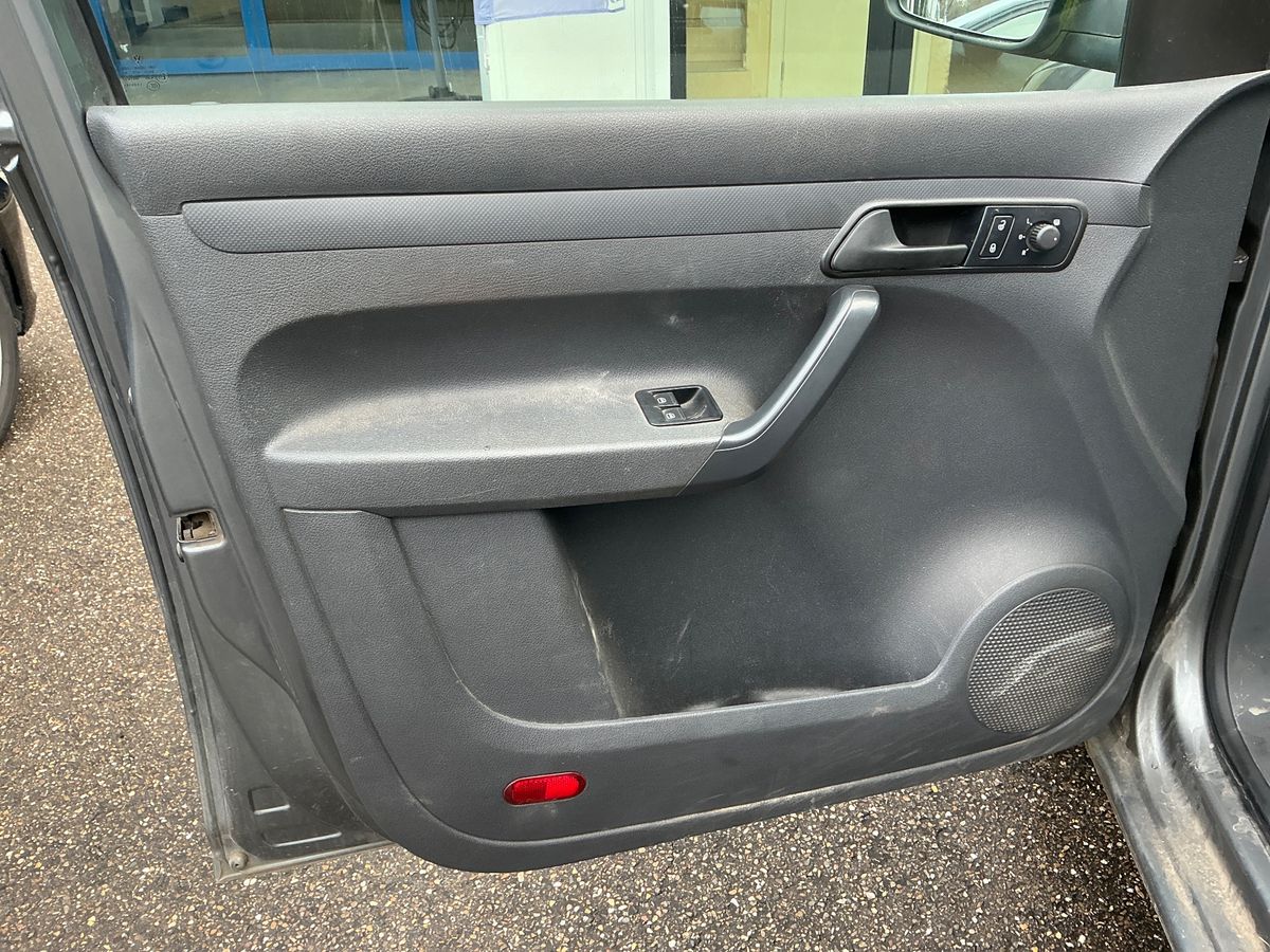 Volkswagen Caddy 2014 — photo 30