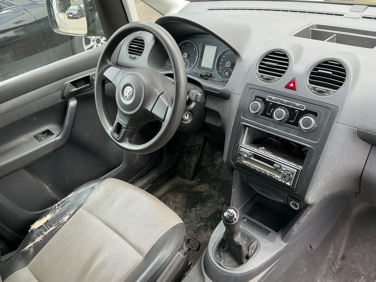 Volkswagen Caddy 2014 — photo 18
