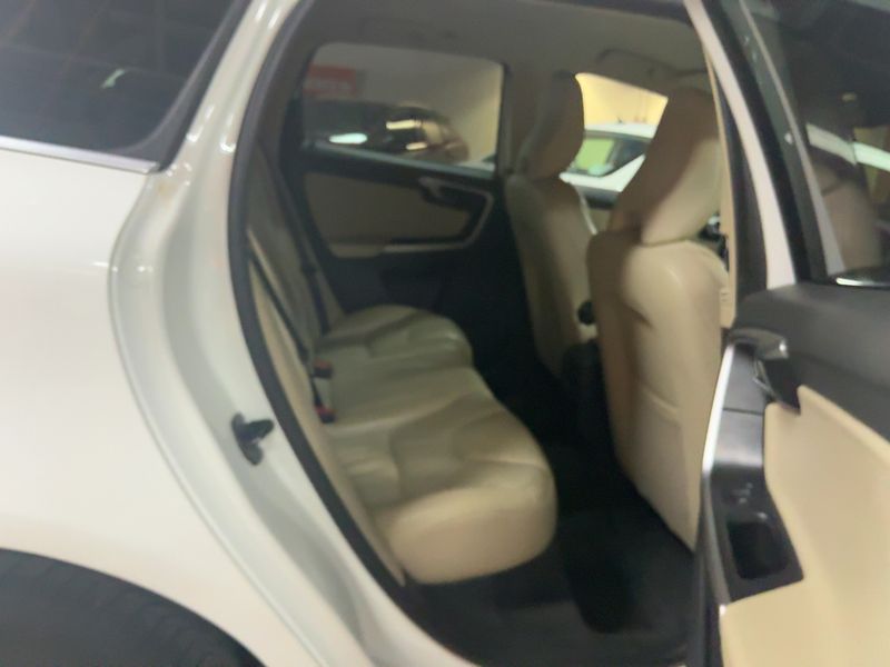 Volvo XC60 2.0 DRIVe Summum 2011 – снимка 19