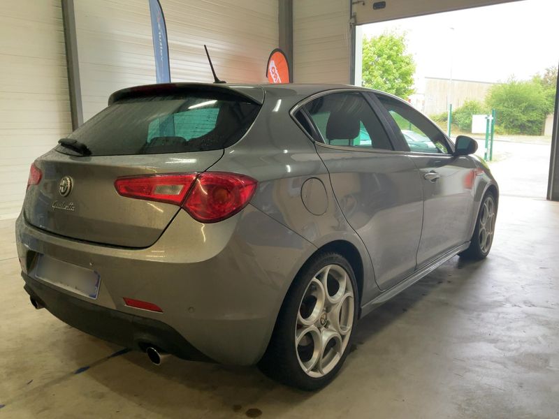 Alfa Romeo Giulietta 1.8 Turbo Quadrifoglio Verde — zdjęcie 6