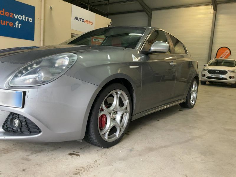 Alfa Romeo Giulietta 1.8 Turbo Quadrifoglio Verde — zdjęcie 2