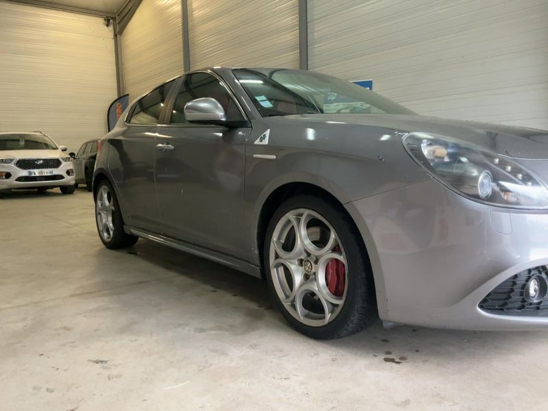 Alfa Romeo Giulietta 1.8 Turbo Quadrifoglio Verde — zdjęcie 8