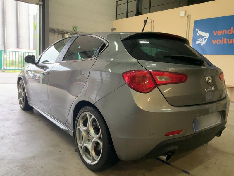Alfa Romeo Giulietta 1.8 Turbo Quadrifoglio Verde — zdjęcie 3