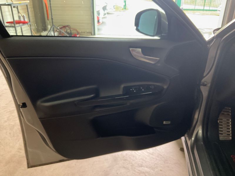 Alfa Romeo Giulietta 1.8 Turbo Quadrifoglio Verde 2011 – снимка 39