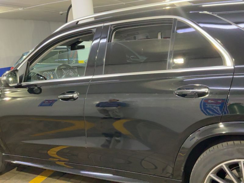 Mercedes-Benz GLE-Klasse GLE 300 d Mild-Hybrid 4Matic AMG Line — zdjęcie 4