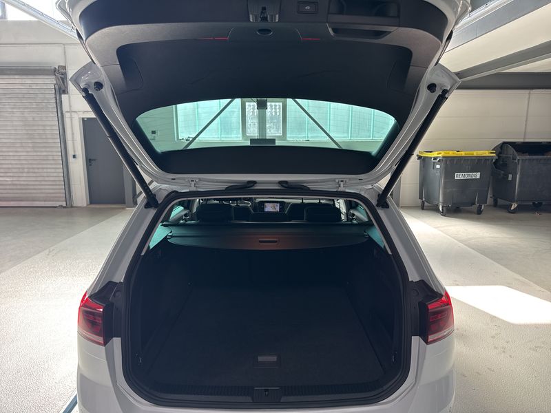Volkswagen Passat 2.0 TDI Business — zdjęcie 9